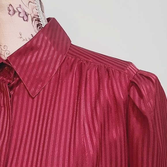 VTG | St John Tonal Striped Blouse In Cranberry - Picture 3 of 11